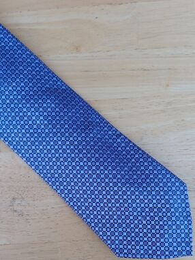 Classic Men's Lavender Geometric Silk Tie